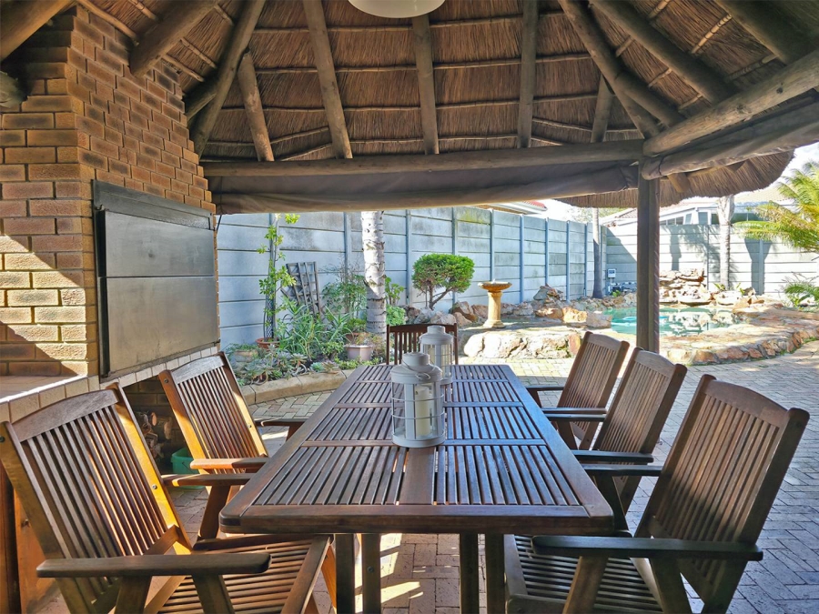 3 Bedroom Property for Sale in Kleinbosch Western Cape